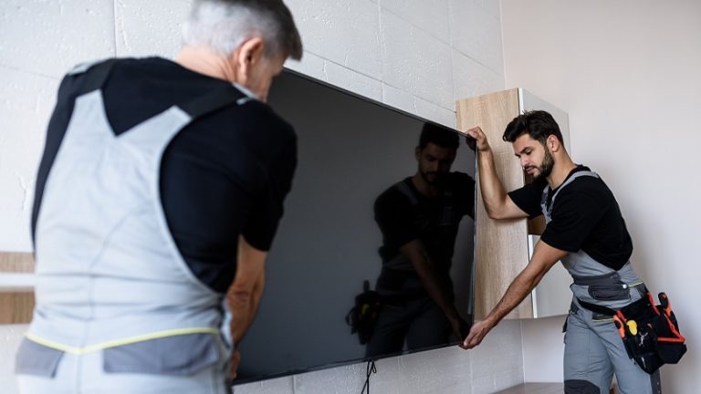 Digital-Signage-Installation-768x432-1